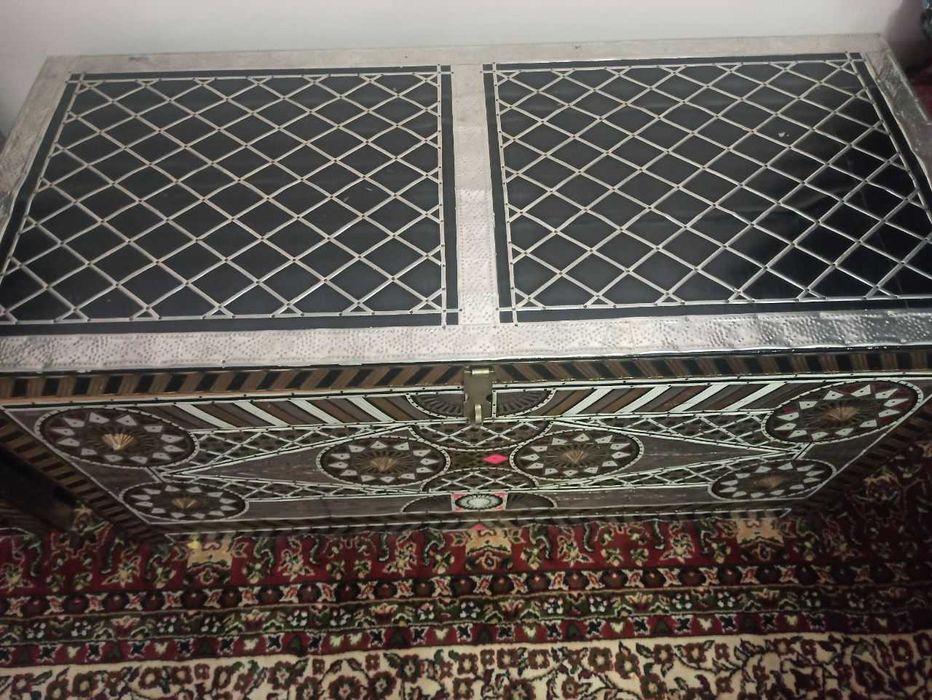 Сандиқ сотилади/Sandiq sotiladi.