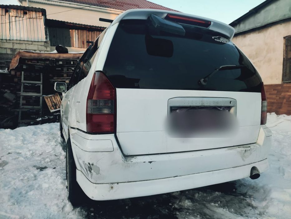 Митсубиси шариод грандис