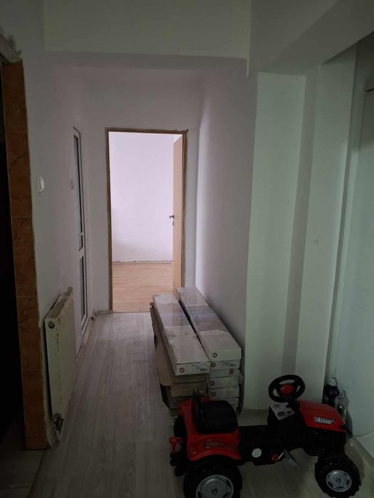 Vand apartament cu 2 camere