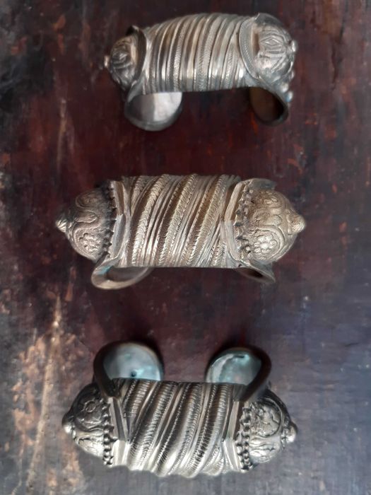 Възрожденска Гривна Рогатка Сребро Сечан Носия Етника Фолклор