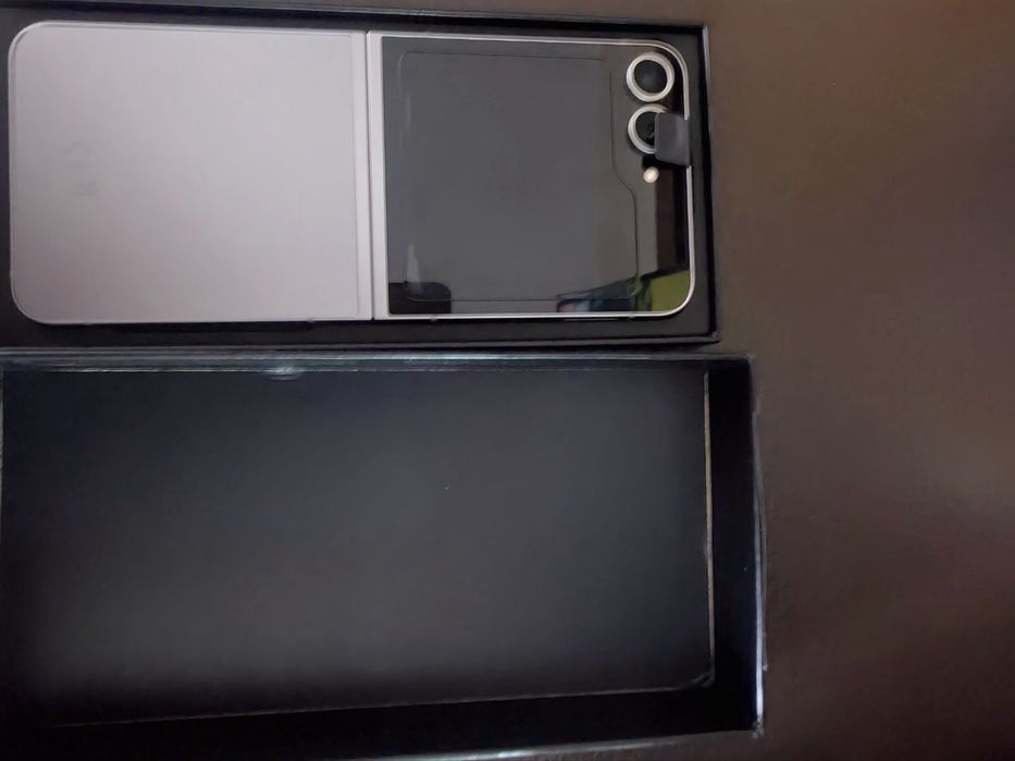 Samsung Z Flip 6