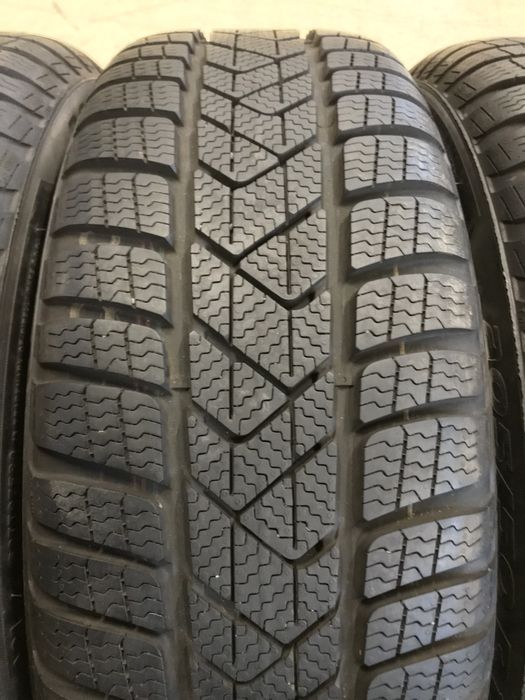 Set Anvelope Cauciucuri Iarna M+S 235 45 R18 Pirelli Profil 7mm ca noi
