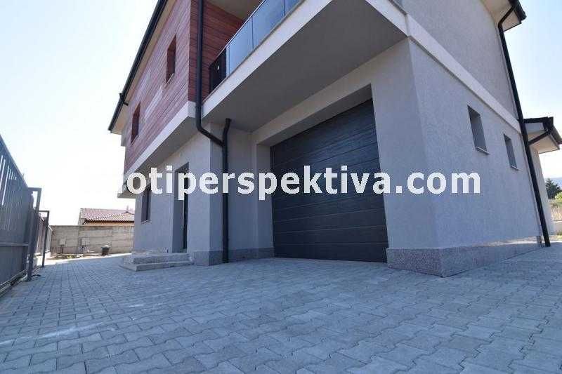 Продава се Къща в с. Белащица, Област Пловдив - 256 кв.м за 1165 €/кв.м - Снимка #1