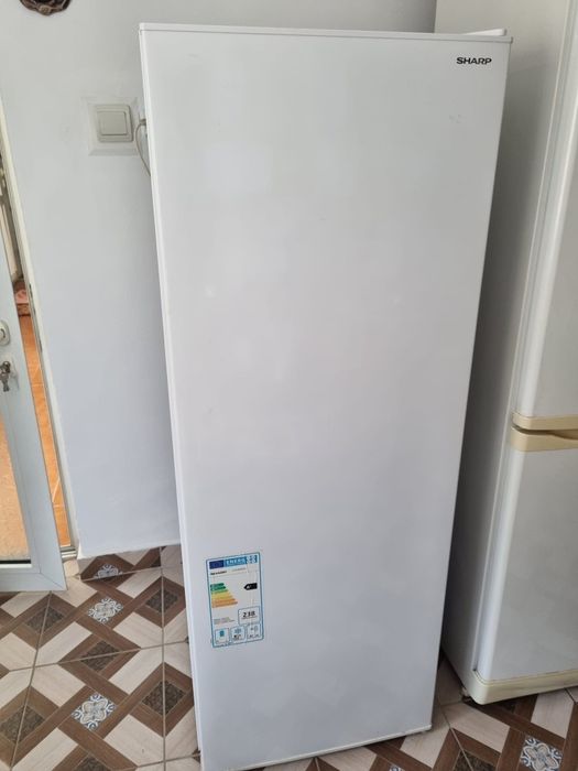 Vand Congelator SHARP
