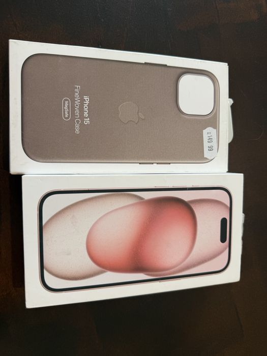 Продаван розов iPhone 15 128GB