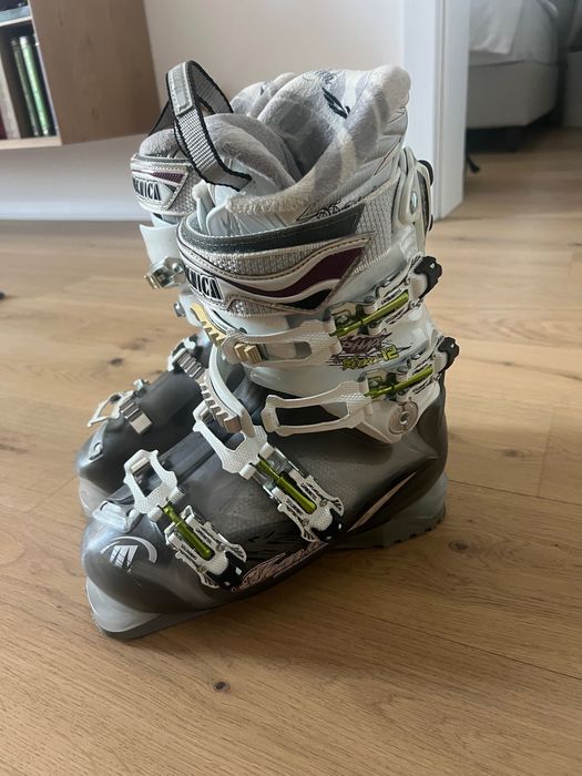 Ски обувки марка Tecnica