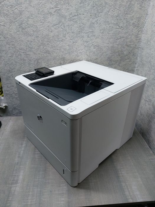 HP LaserJet M607n
Скоростной принтер