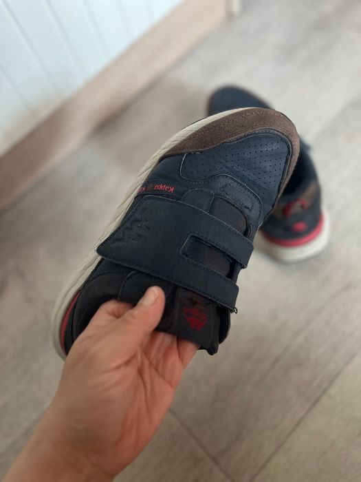 Продам куртку на 10-11-12 лет