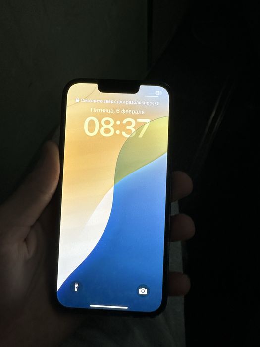 Продам Iphone 13