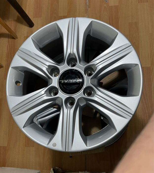 Продам новые диски 17