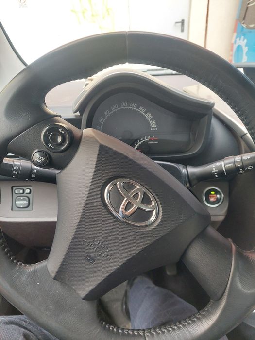 Vind Toyota  IQ  Benzina  1,3