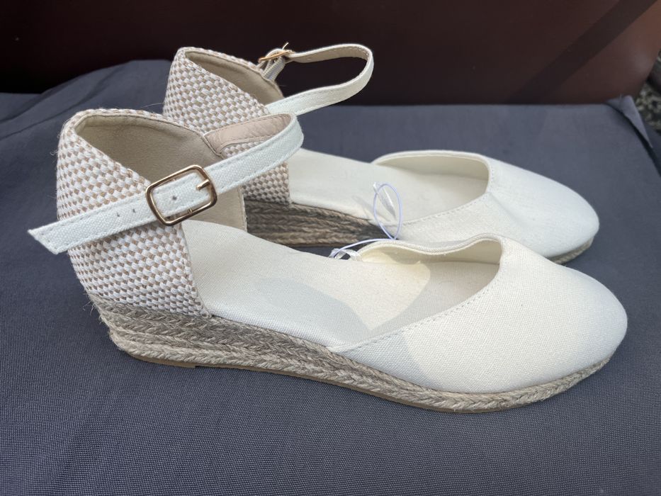 Дамски сандали на платформа