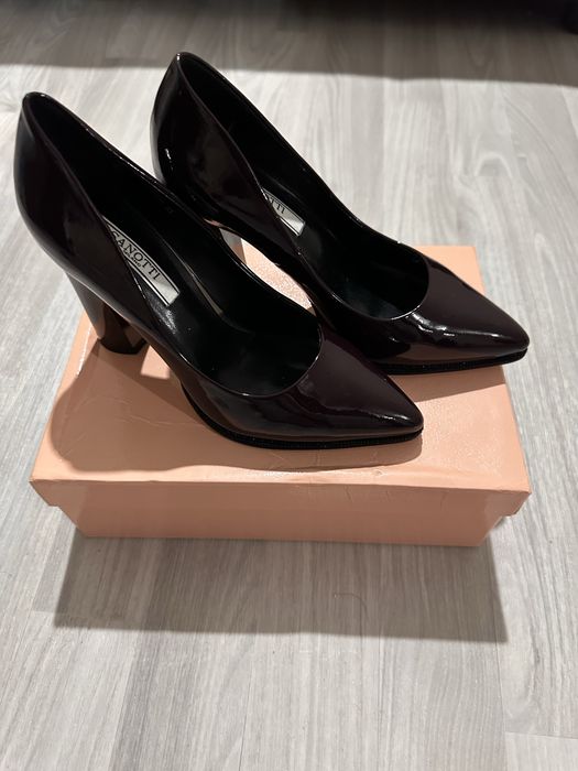 Туфли на высоком каблуке