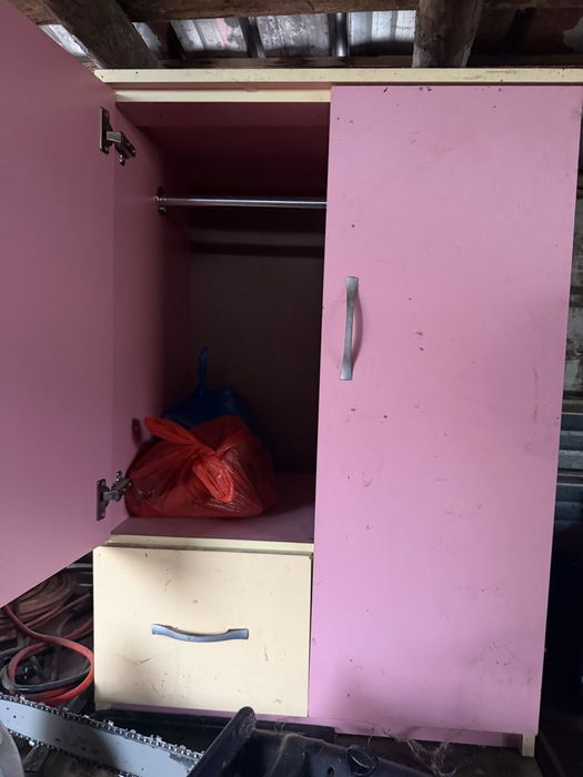 Гардероб голям 10 евро детско розово гардеробче 20лв добро състояние