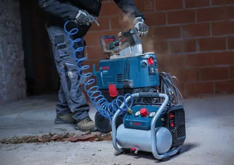 Акумулаторен компресор Bosch 18V GKO18V-51 , 51 л/мин, 8 барa , без батерии и зарядно