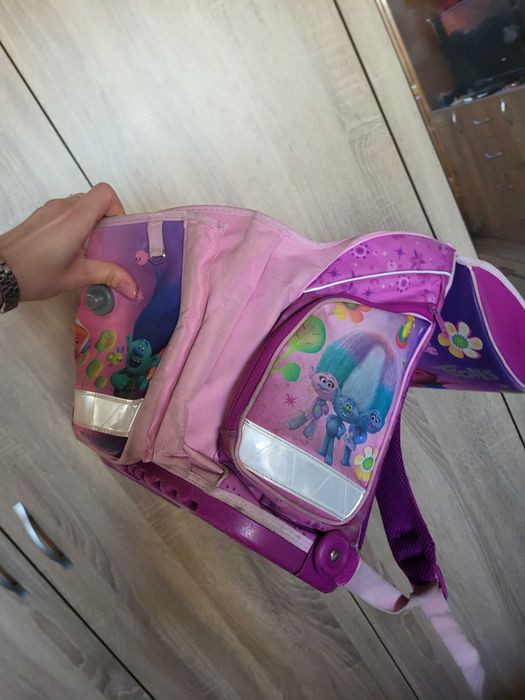 Ученическа раница тролчетата