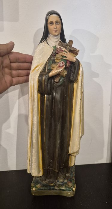 Statuetă catolică veche Sfânta Tereza de Lisieux, din ipsos, de la începutul secolului al XX-lea