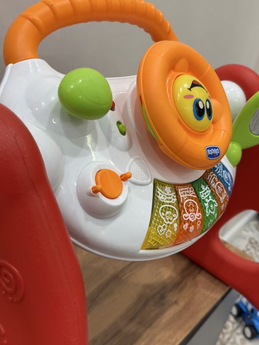 Ходунки- каталка игровой центр Chicco