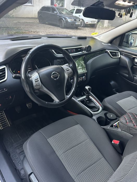 Nissan j 11 2014, 4x4