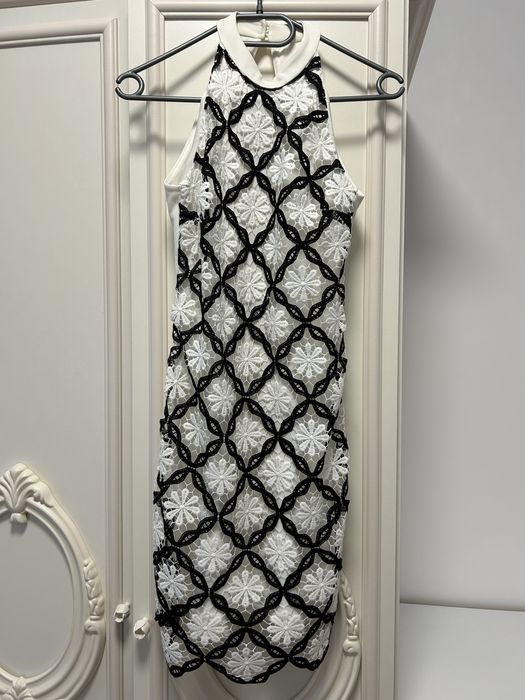 Rochie eleganta cu spatele gol