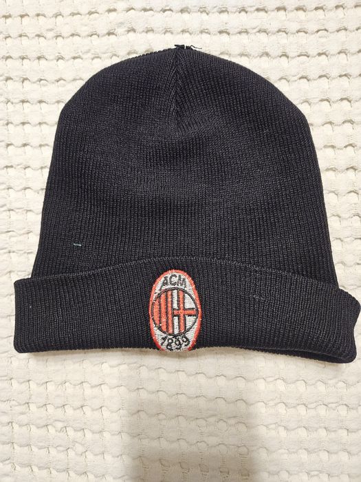 Шапки AC MILAN, RMA, BMW, др. Цена по договаряне!