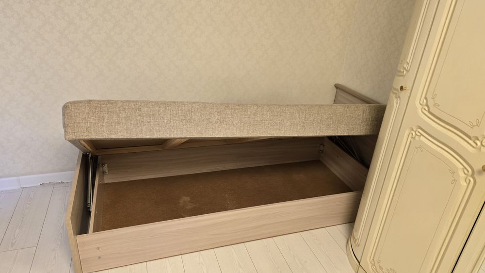 Продаётся односпальная кровать