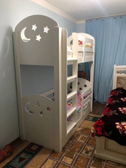 Двухэтажная / двухярустная кровать для детей