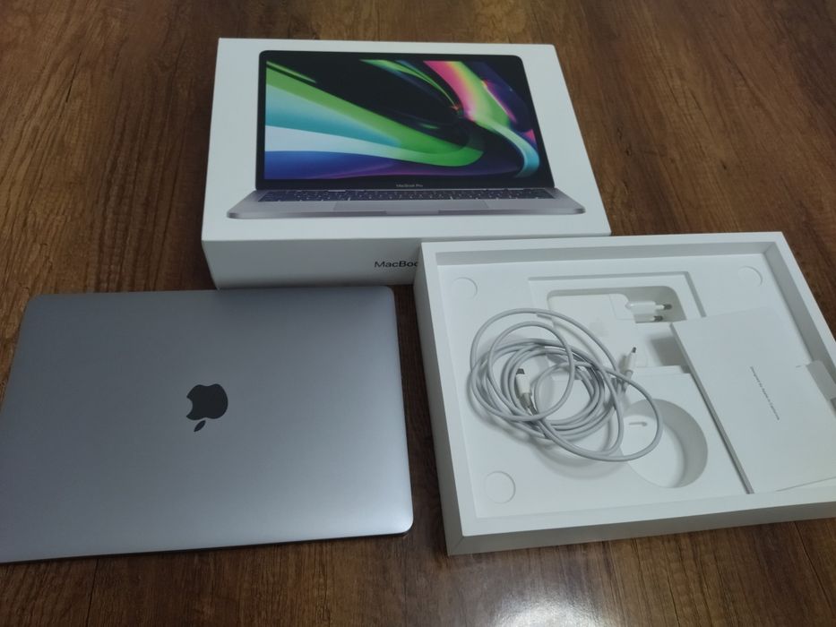MacBook pro M1 8/256 95%  10/10