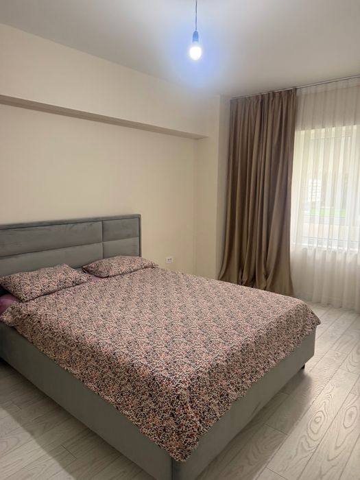 Închiriez apartament