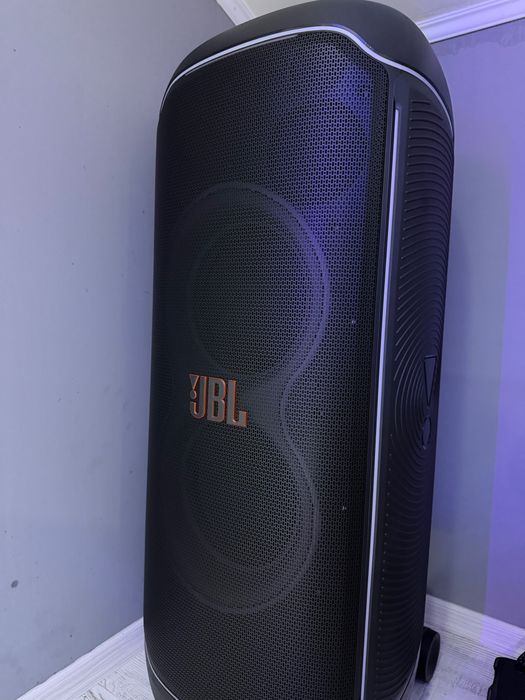 JBL Partybox Ultimate 1100W!
