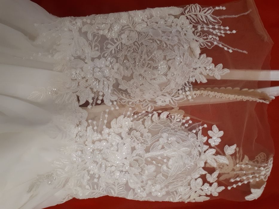 Vand rochie de mireasa Millanova