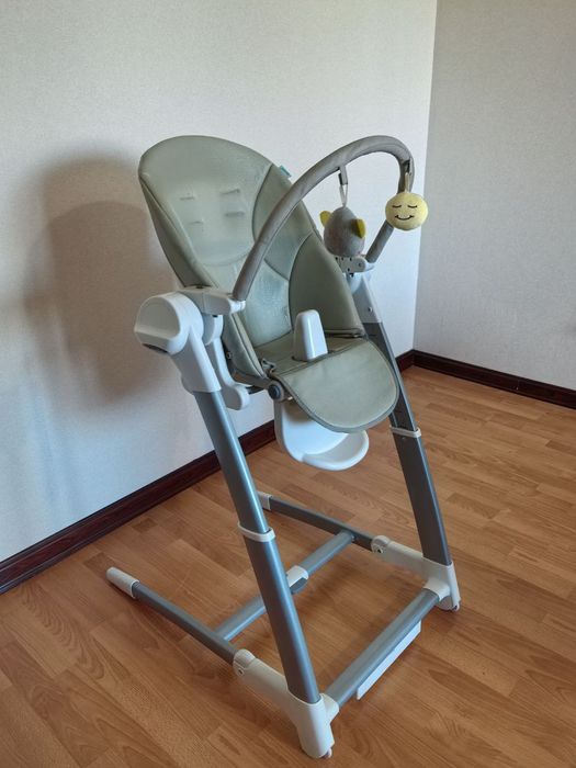 Продам коляску с люлькой + стул для кормления 2/1