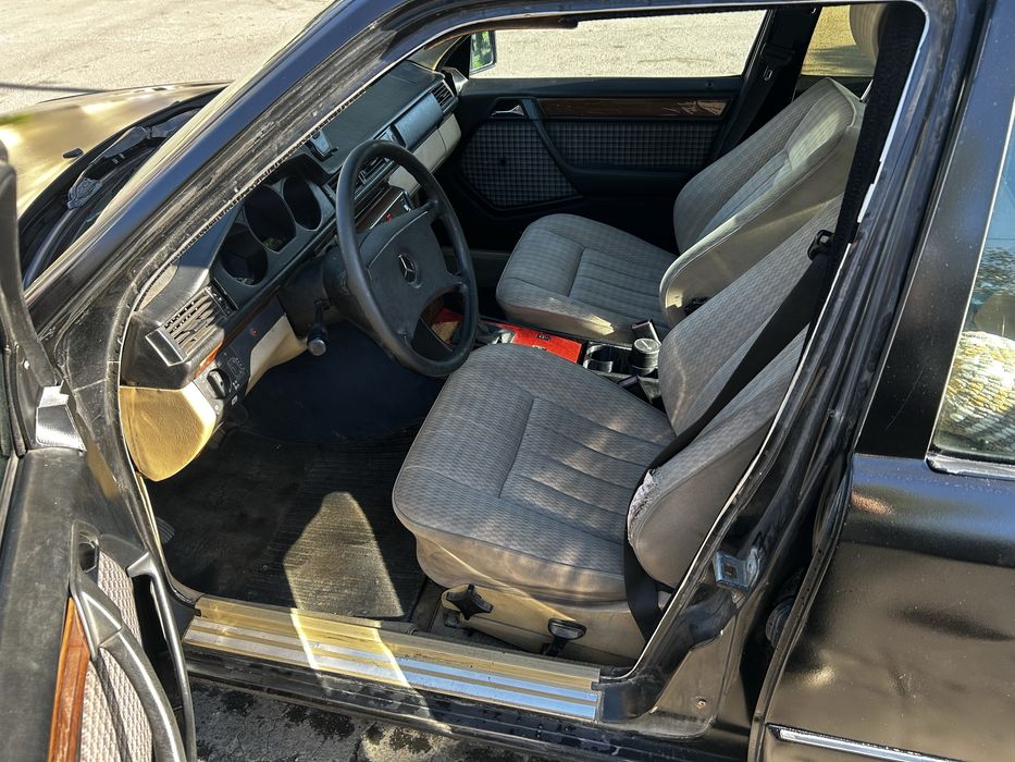 В продаже Мерседес W124