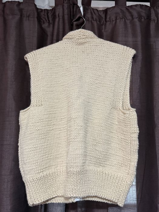 Vestă tricotată crem , cu fermoar – handmade