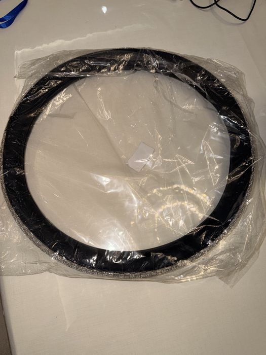 Руль учун чехол янги 200 минг сум