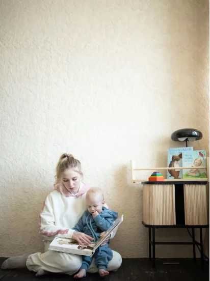 Полка книжная настенная