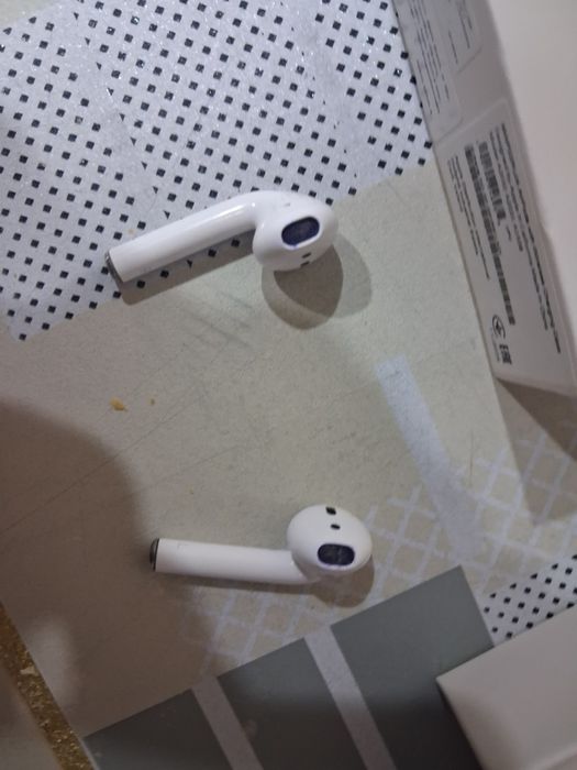 Наушники Airpods