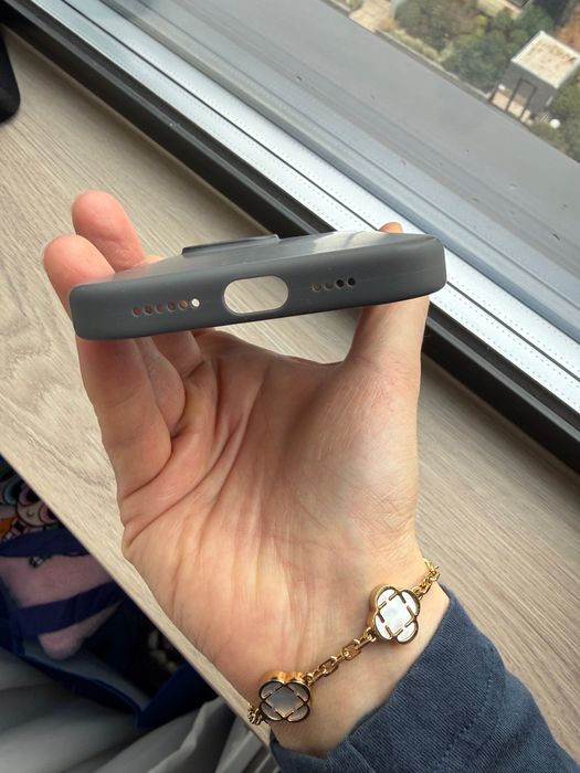 Husă originală Apple Silicone – iPhone 16 Pro Max – stare foarte bună