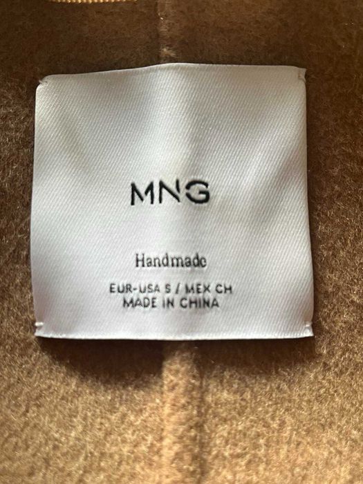 Преходно палто Mango с вълна