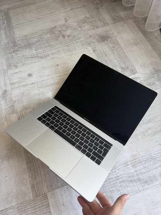 macbook pro 15 2018 - Laptop-Calculator-Gaming la preț mic | OLX.ro