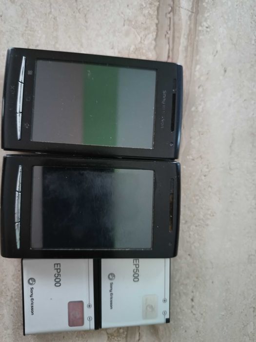 Продавам 2бр. телефона Sony Ericson Experia 8Ericson-ЗА ЧАСТИ