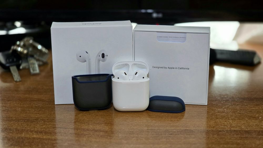 Apple AirPods Generația 2 Originale,  Cutie + Husă Cadou