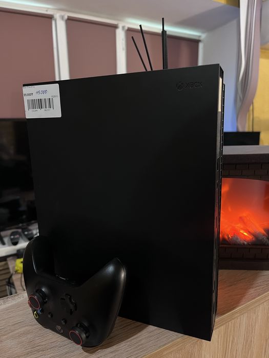 Xbox One X 1TB в полной комплектации