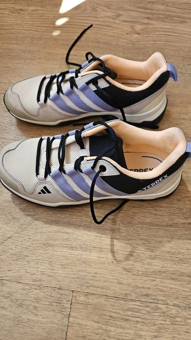 Маратонки adidas