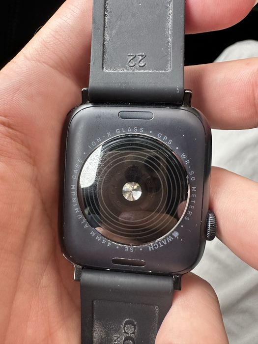 Apple watch SE.