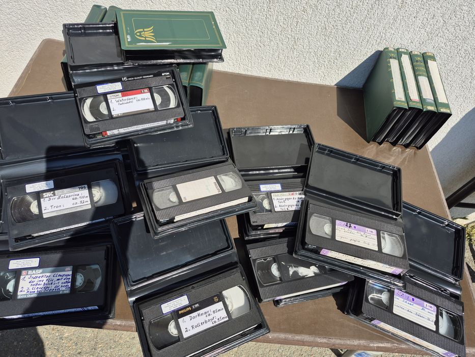 Vând Lot 25 casete video VHS de 195 minute, originale Basf, Tdk, Philips colecție filme diferite