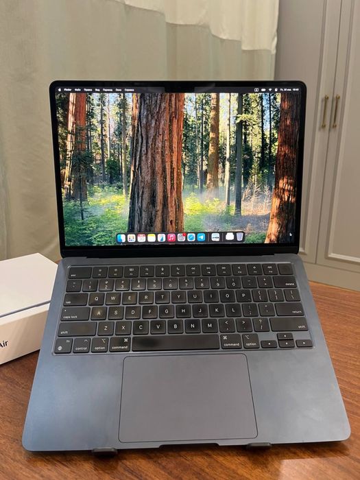 Macbook m2 13.6 8гб 256гб