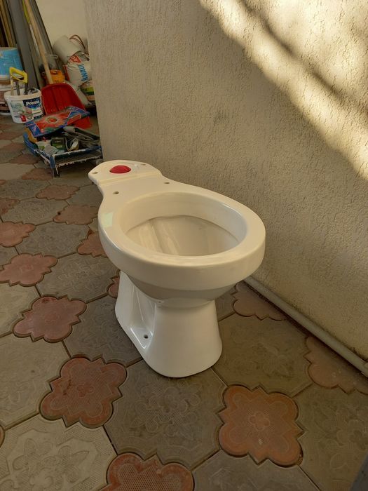 Унитаз в отличном состоянии