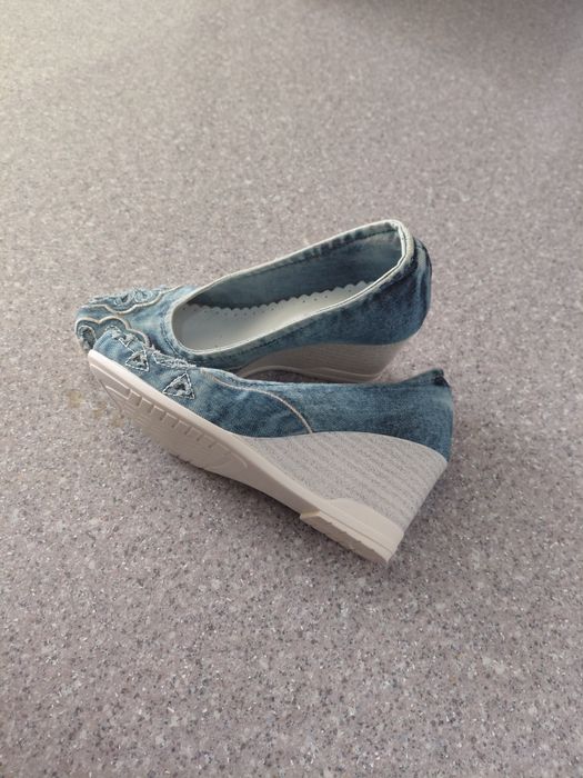 Продам джинсовые туфли