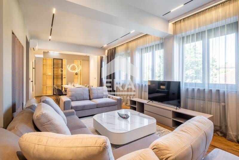 Дава се под наем Тристаен апартамент в София, Център - 120 кв.м за 3590.4 € - Снимка #4